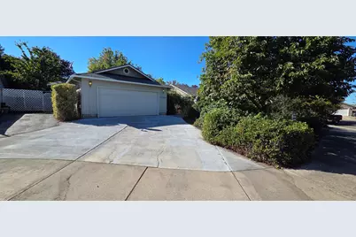 1385 Aspen Street, Medford, OR 97501 - Photo 1