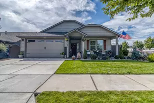 2482 NW Ivy Ave, Redmond, OR 97756 - Photo 1