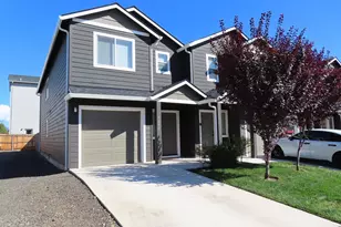 7880 Phaedra Ln, White City, OR 97503 - Photo 1