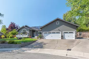 2034 NW Sarum Cir, Grants Pass, OR 97526 - Photo 1