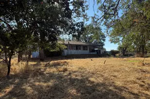 11270 Agate Rd, Eagle Point, OR 97524 - Photo 1