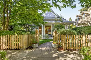 939 B St, Ashland, OR 97520 - Photo 1