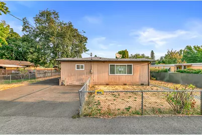 1048 W Harbeck Road, Grants Pass, OR 97527 - Photo 1