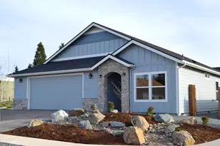 195 SW Quiet Water Ln, Grants Pass, OR 97527 - Photo 1