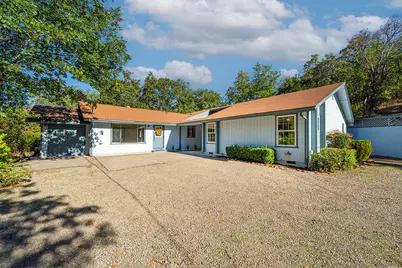 6570 Old Stage Road, Central Point, OR 97502 - Photo 1