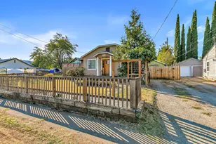 821 W 2nd St, Medford, OR 97501 - Photo 1