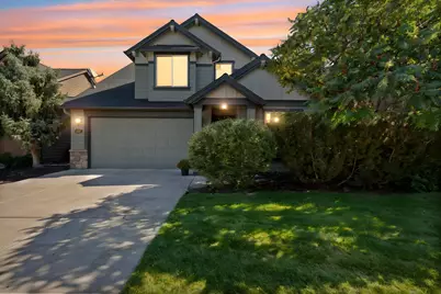 404 NW 29th Street, Redmond, OR 97756 - Photo 1