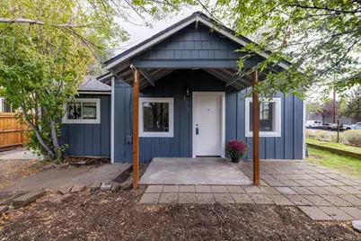 135 SE Roosevelt Avenue, Bend, OR 97702 - Photo 1