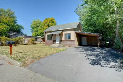 808 NE D Street, Grants Pass, OR 97526 - Photo 1