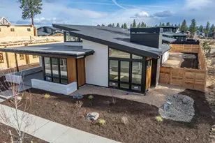 3337 NW Leavitt Ln, Bend, OR 97703 - Photo 1