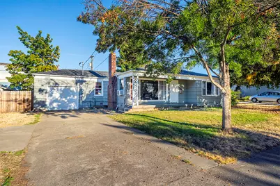 909 S Holly Street, Medford, OR 97501 - Photo 1