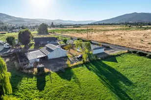 230 Hartley Rd, Phoenix, OR 97535 - Photo 1