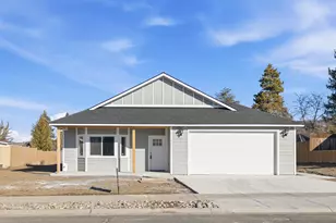 811 Quail Point Dr, Klamath Falls, OR 97601 - Photo 1