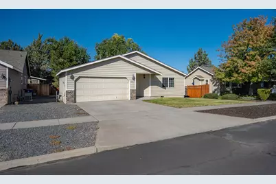3336 NE Hoona Drive, Bend, OR 97701 - Photo 1