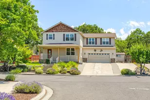 331 Patricia Ln, Eagle Point, OR 97524 - Photo 1