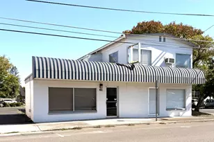 61 S 2nd St, Central Point, OR 97502 - Photo 1