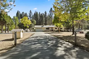 835 Minthorne Rd, Rogue River, OR 97537 - Photo 1