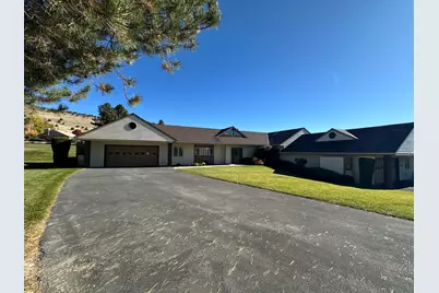9221 St Andrews Circle, Klamath Falls, OR 97603 - Photo 1