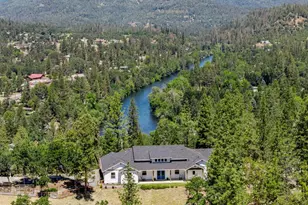 103 Summit Dr, Shady Cove, OR 97539 - Photo 1