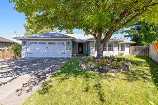 2458 Sheffield Ct, Medford, OR 97504 - Photo 1