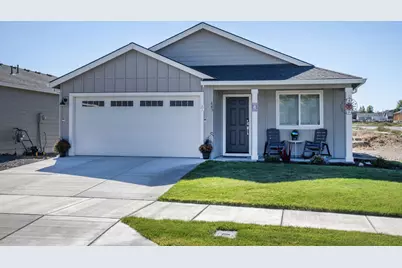 643 NE McCampbell Street, Madras, OR 97741 - Photo 1