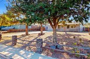 2015 SW 20th St, Redmond, OR 97756 - Photo 1