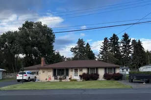 4831 Clinton Ave, Klamath Falls, OR 97603 - Photo 1