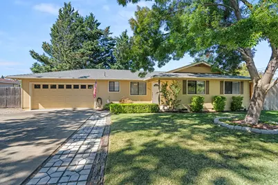 2995 Bedford Circle, Medford, OR 97504 - Photo 1