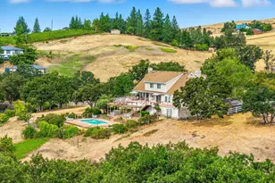 500 Pompadour Dr, Ashland, OR 97520 - Photo 1