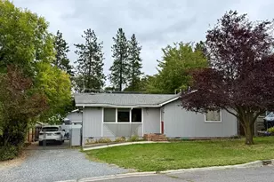 562 Ray Ln, Ashland, OR 97520 - Photo 1