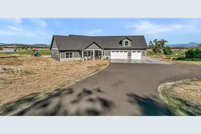 4228 Old Stage Road, Central Point, OR 97502 - Photo 1