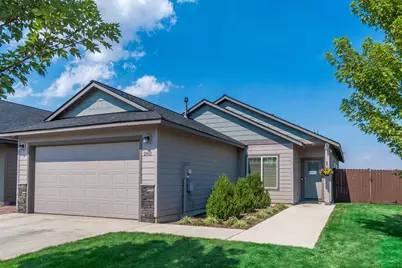 2911 NW Hemlock Lane, Redmond, OR 97756 - Photo 1