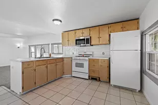 2252 Table Rock Rd, Medford, OR 97501 - Photo 1