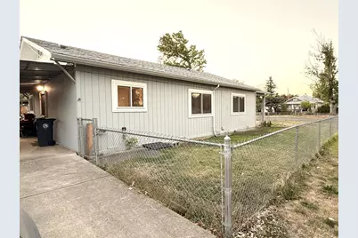 546 Laurel Street, Central Point, OR 97502 - Photo 1
