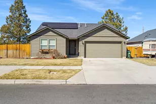 63759 Hunters Cir, Bend, OR 97701 - Photo 1