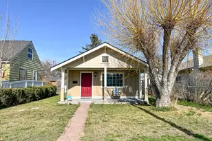 967 E 1st St, Prineville, OR 97754 - Photo 1