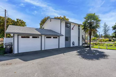 205 SW Booth Street, Grants Pass, OR 97526 - Photo 1