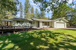 857 Azalea Dr, Grants Pass, OR 97526 - Photo 1