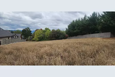 5633 Saddle Ridge Drive, Medford, OR 97504 - Photo 1