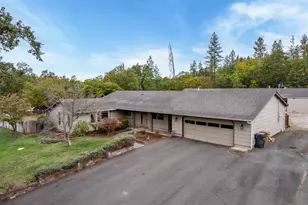 338 Kilborn Dr, Grants Pass, OR 97526 - Photo 1
