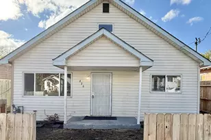 226 Mortimer St, Klamath Falls, OR 97601 - Photo 1