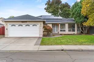 1822 Sarah Way, Medford, OR 97501 - Photo 1