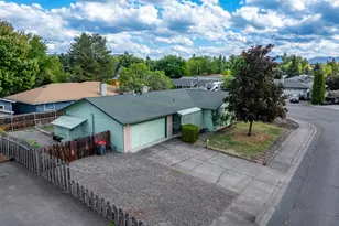 3054 Tahitian Ave, Medford, OR 97504 - Photo 1