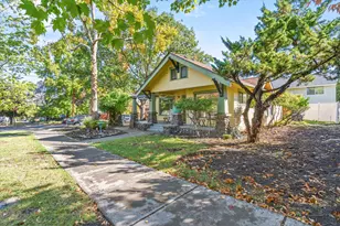 94 N 3rd St, Ashland, OR 97520 - Photo 1