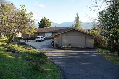 3676 Princeton Way, Medford, OR 97504 - Photo 1