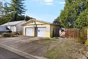 804 Humphrey St, Medford, OR 97501 - Photo 1