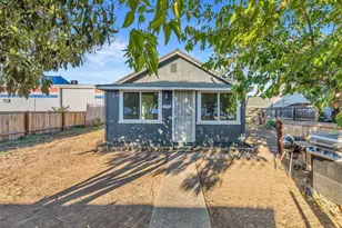 1049 Beatty St, Medford, OR 97501 - Photo 1