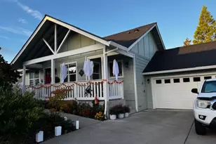 1123 Village Square Dr, Ashland, OR 97520 - Photo 1