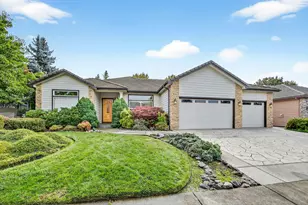 220 Pine Lake Dr, Eagle Point, OR 97524 - Photo 1