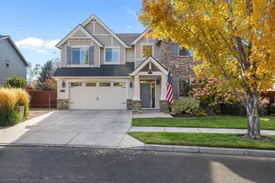 647 NW 28th Street, Redmond, OR 97756 - Photo 1